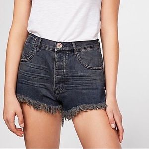 One Teaspoon let Wolves Cutoff shorts in fox black